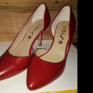 Unisa SZ 7 1/2 Christmas Red High 4" Heel Pumps Cut Away Side Almond Toe Shoes